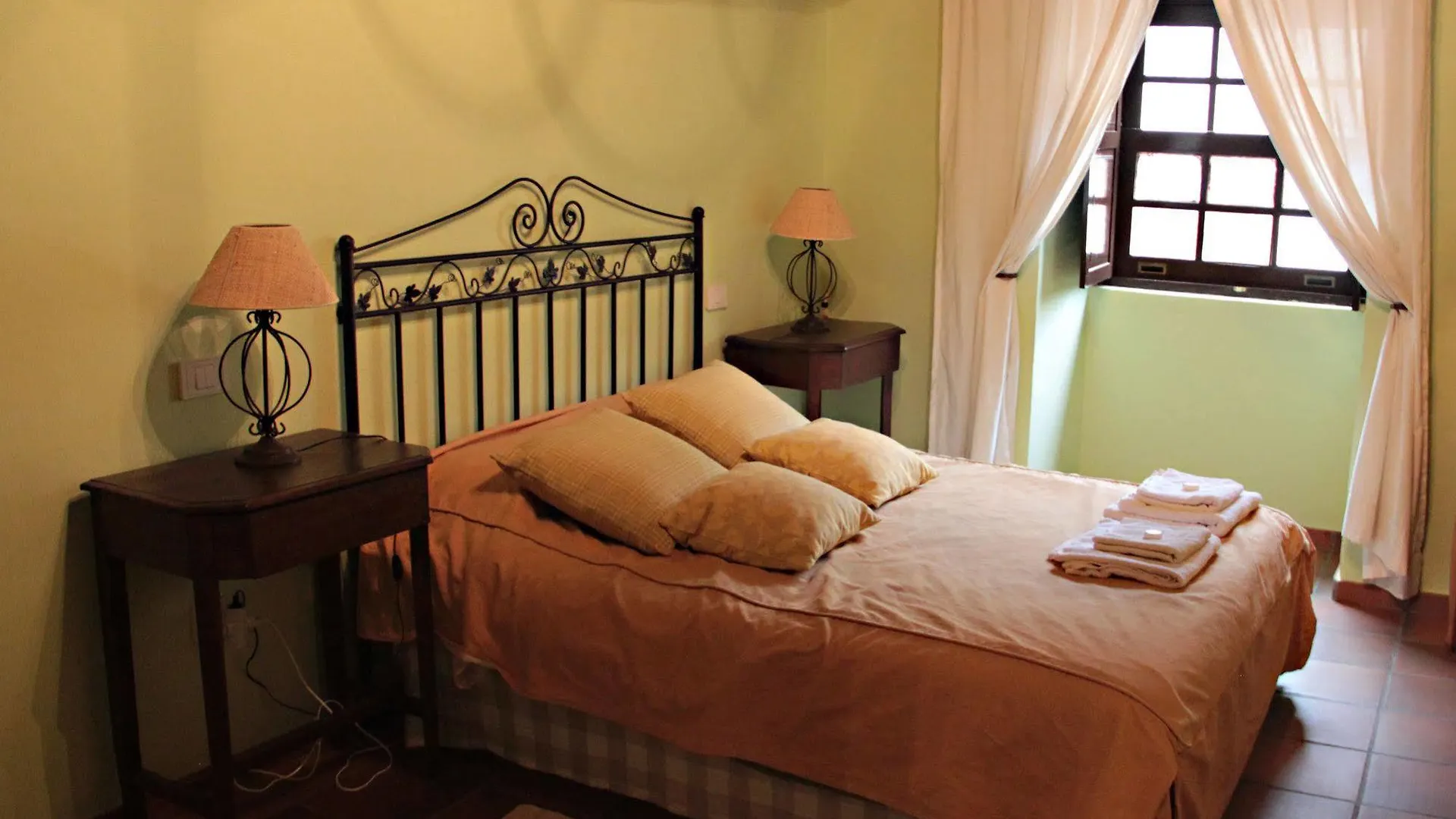 Hotel Rural Vilaflor Self Check In 24H Country house